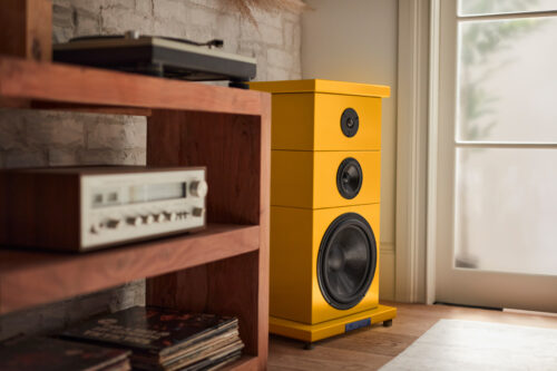 One of our simplest designs, it works really well with a receiver and a turntable, old school!